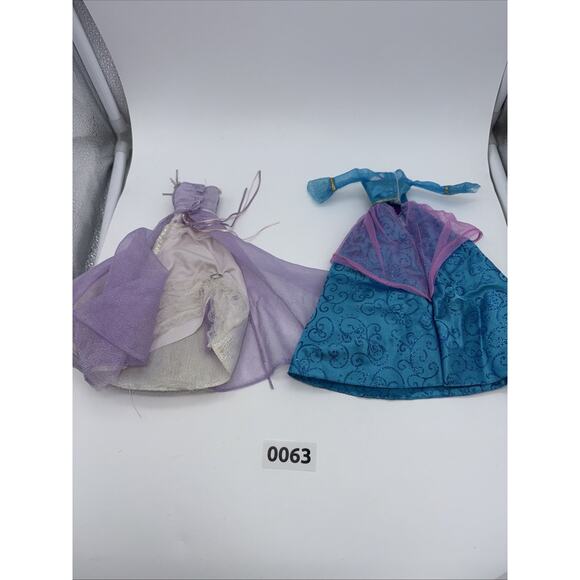 Vintage 1980s 90s Barbie Dresses Lot of 9 Outfits Wedding Princess Portuguese - Picture 3 of 9